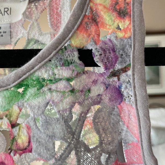 INARI FIORE CUT OUT FLORAL TANK ANTHROPOLOGIE SIZE M NWT - Picture 4 of 9